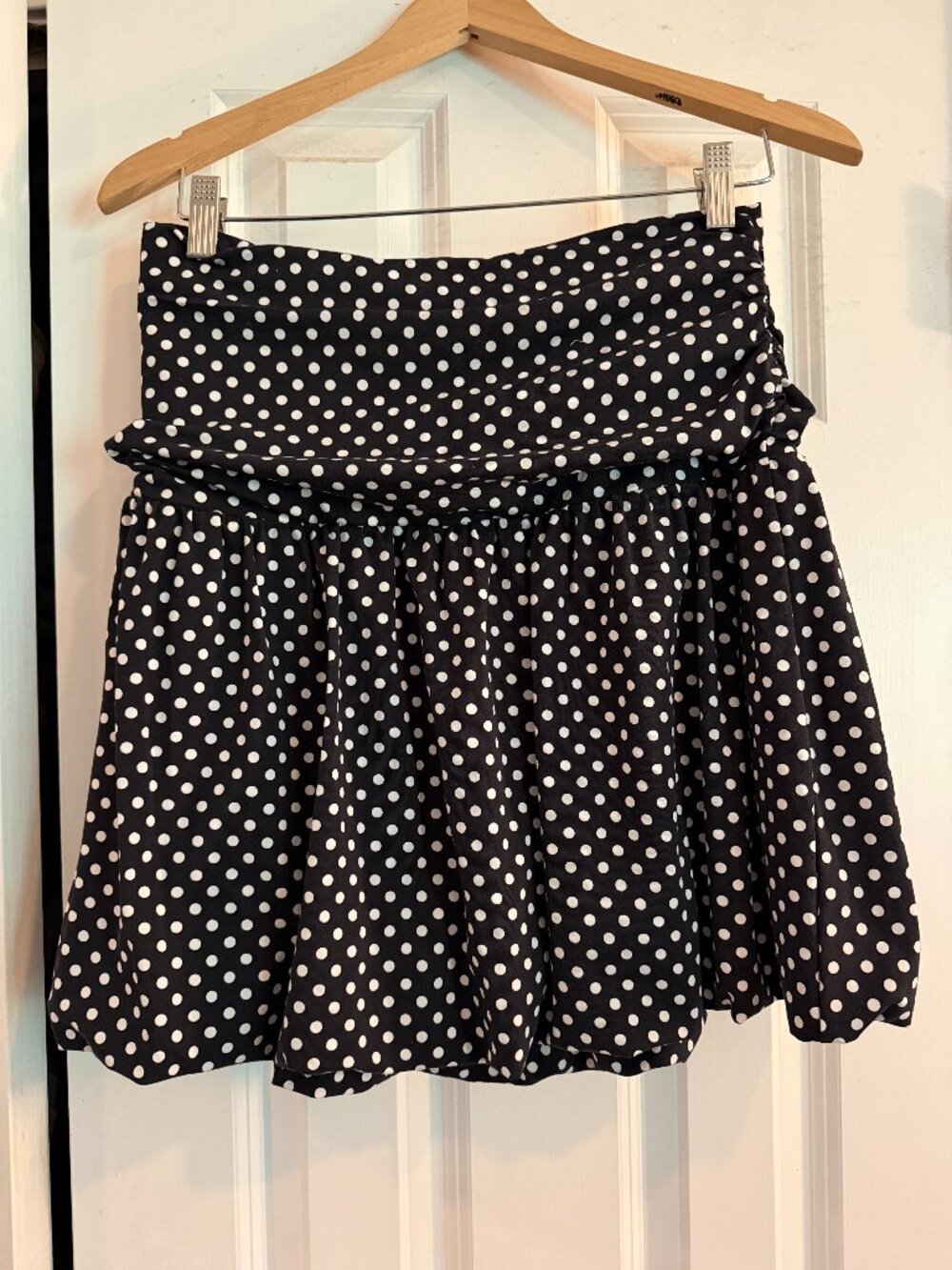 LOFT Dotted Bubble Hem Mini Skirt — Size Large